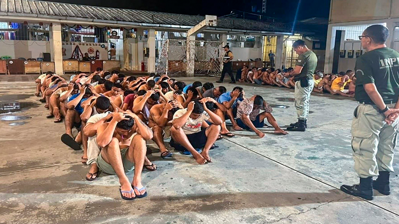 Gobierno endurece control en penales con rapado obligatorio y uniformes para reos peligrosos